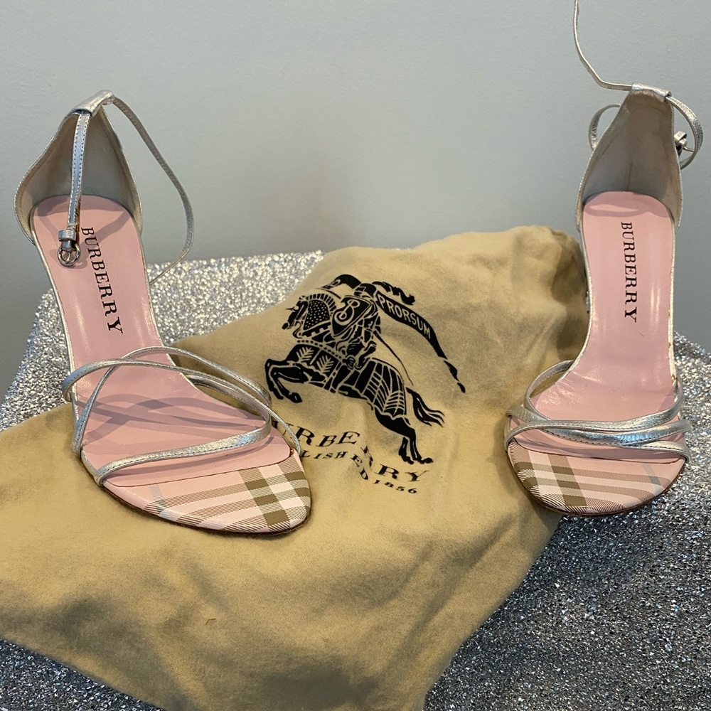 Burberry Silver comfy heels